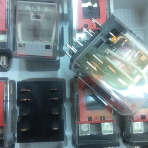 รีเลย์ MY2 GS 220 VAC omron