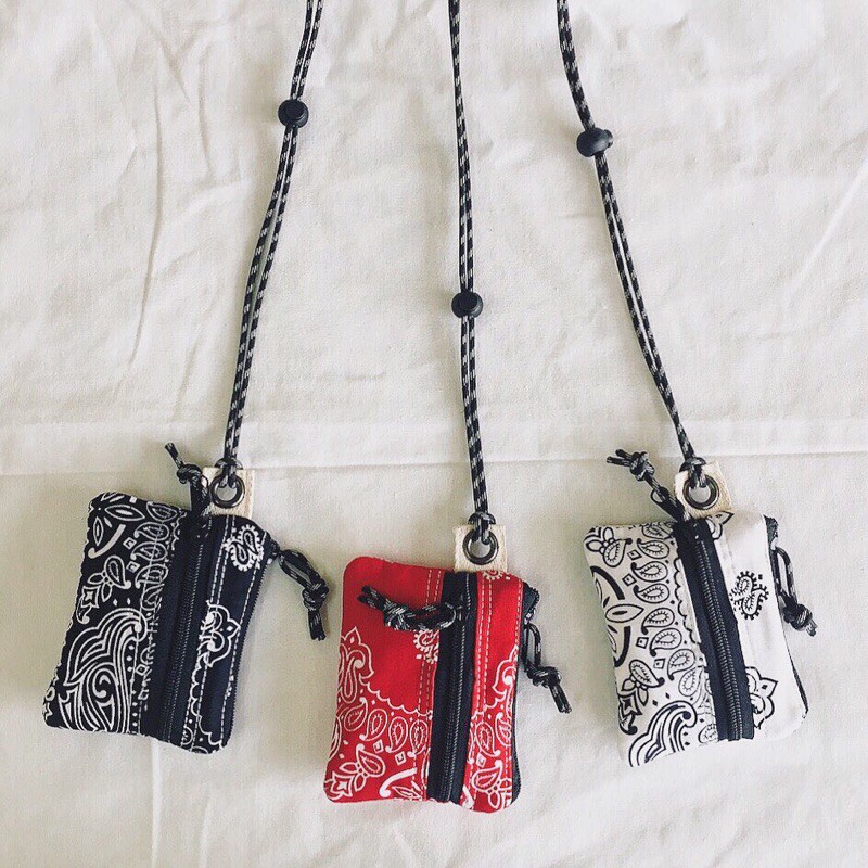 กระเป๋าคล้องคอลายผ้าเช็ดหน้า Bandanas ใส่เหรียญใส่บัตรatm