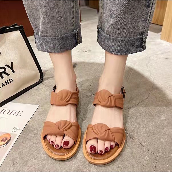 พร้อมส่ง รองเท้าแตะรัดส้น 2สาย น้ำหนักเบาสบาย ไม่ลื่น เพิ่มความมั่นใจในทุกการเดินทาง สไตล์เกาหลี