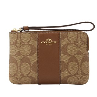 COACH กระเป๋า CORNER ZIP WRISTLET IN SIGNATURE COATED CANVAS WITH LEATHER STRIPE F58035 IME74 (IM/KHAKI/SADDLE 2)