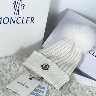 Moncler ผู้ชาย ผู้หญิง ฤดูใบไม้ร่วง ฤดูหนาว หมวกทําด้วยผ้าขนสัตว์ สุนัขจิ้งจอก หมวกบอล ลําลอง ตัวอักษร หนา หมวกถัก