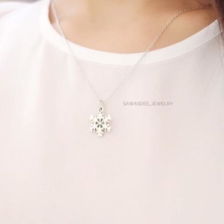 Snowflake necklace