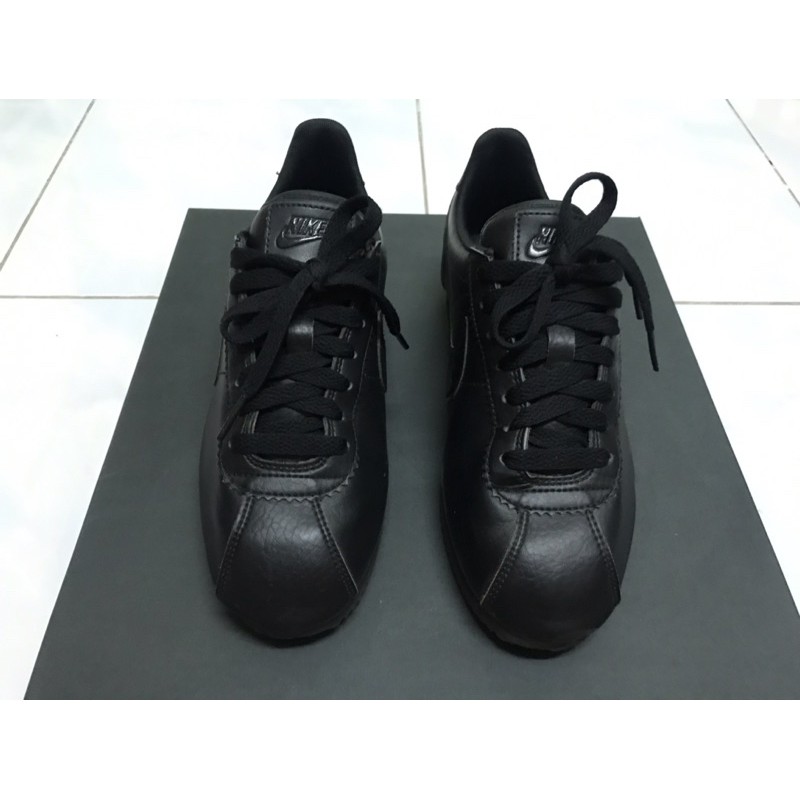 Nike cortez รองเท้าผ้าใบ(มือสอง)