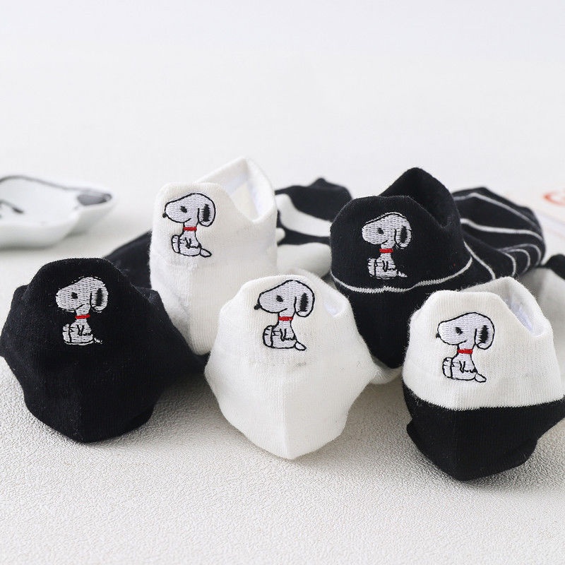 [เย็บปักถักร้อย] ถุงเท้าผู้หญิง เวอร์ชั่นเกาหลี ถุงเท้าการ์ตูนน่ารัก สามมิติ กระโหลกศีรษะ ถุงเท้าแล่นเรือใบ ปักลาย สไตล์อินเทรนด์ เข้าได้กับทุกชุด