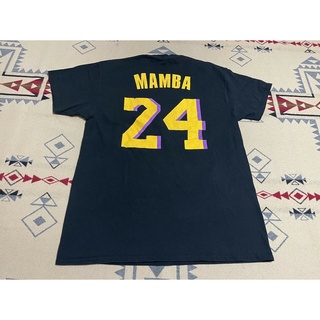 【hot sale】ขายดี เสื้อยืดลําลอง แขนสั้น พิมพ์ลาย God Is Mamba 24 L Lakers Proud C8สีดํา สไตล์คลาสสิก สําหรับผู้ชาย