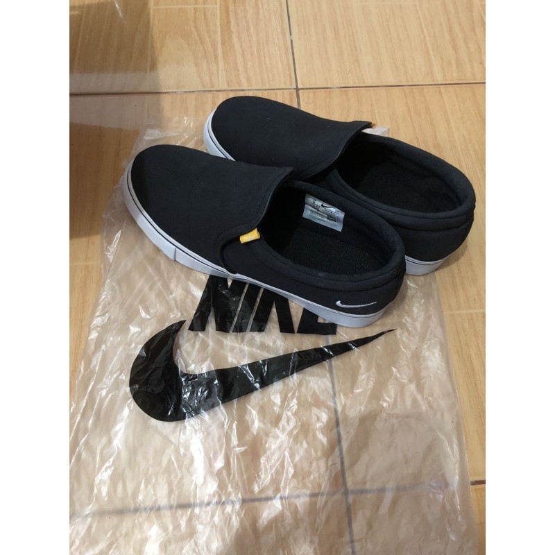 รองเท้า Nike Slip-on ของแท้