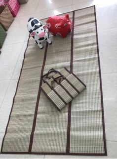 เสื่อกก 3พับ เล็ก เนื้อละเอียด (90x180cm)
