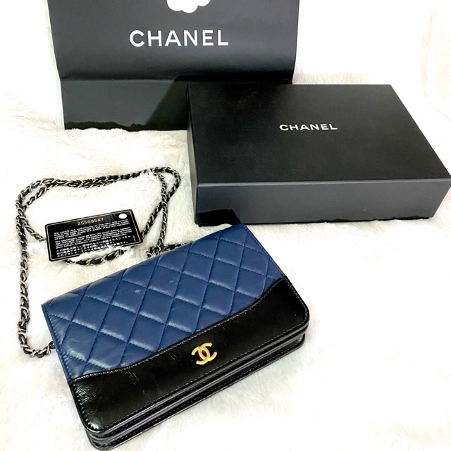 Chanel Calfskin Leather Gabrielle WOC bag  Holo25xxxxxx ของแท้ มือสอง
