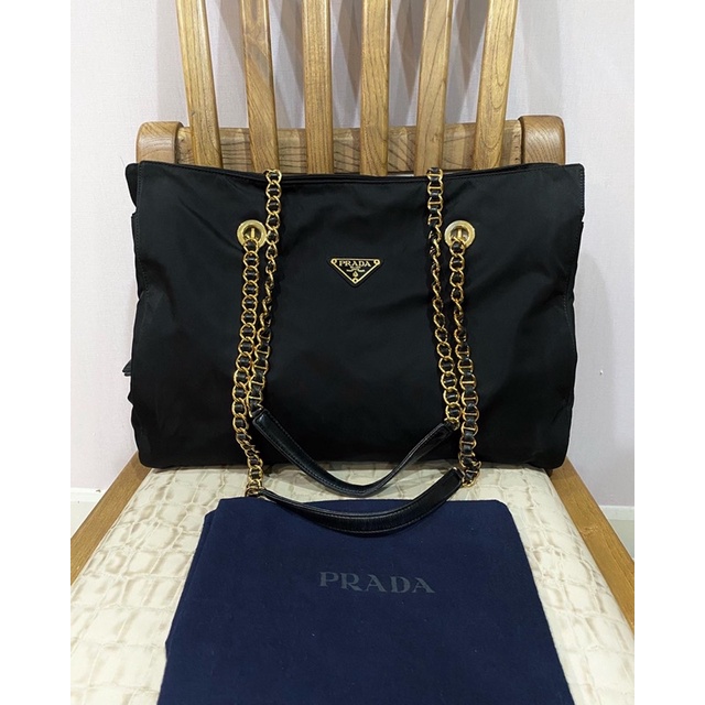 Prada nylon chain tote bag วินเทจ ของแท้ ปราด้า กระเป๋ามือสอง แบรนด์เนม