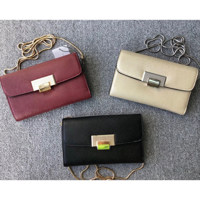 พร้อมแจ้ง Charles Keith ชาร์ลส์และคี ธ กระเป๋าสะพายกระเป๋าโซ่ ...
