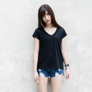 Tee Apparels เสื้อยืด Crossed Arm top