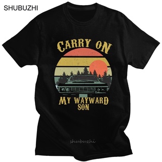 เสื้อยืดผ้าฝ้ายพิมพ์ลายขายดี เสื้อยืดแขนสั้น คอกลม ผ้าฝ้ายแท้ พิมพ์ลาย Carry On My Wayward Son สไตล์เรโทร สําหรับผู้ชาย