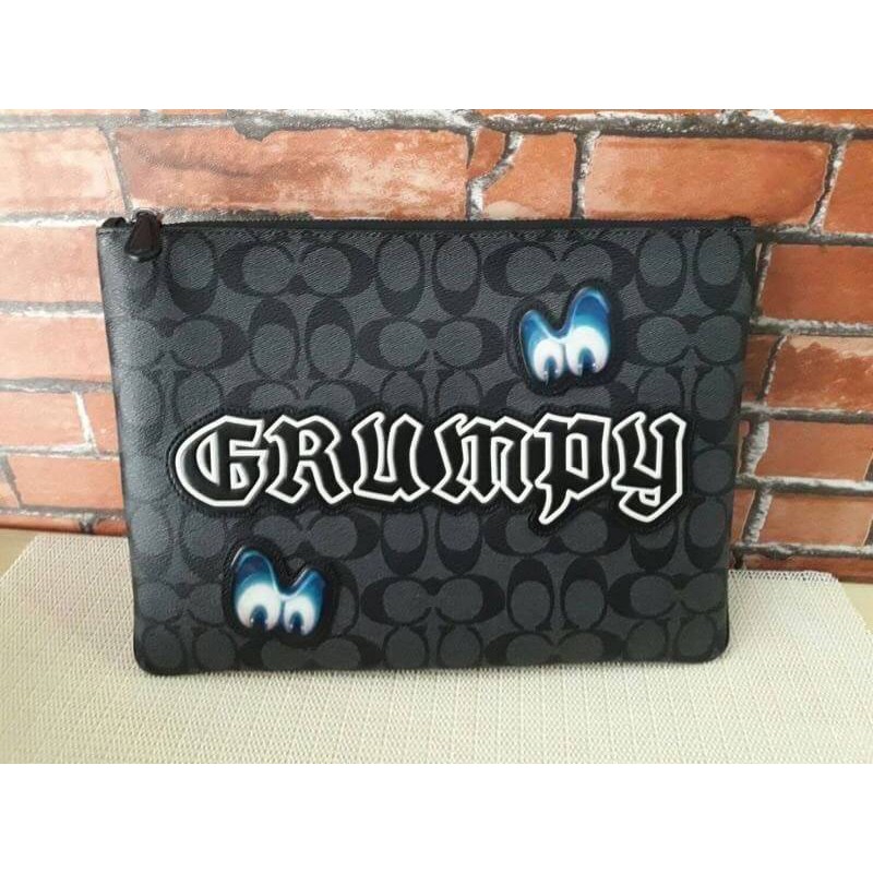 Coach แท้ ✔️ พร้อมส่ง กระเป๋า Pouch รุ่น Disney | Disney X Coach Large Pouch in Signature Canvas wit