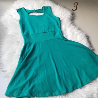 Green dresses เดรสสีเขียวหลากสไตล์,เดรสมือสอง,ราคาถูก เสื้อผ้ามือสอง