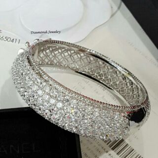 Diamond bangle