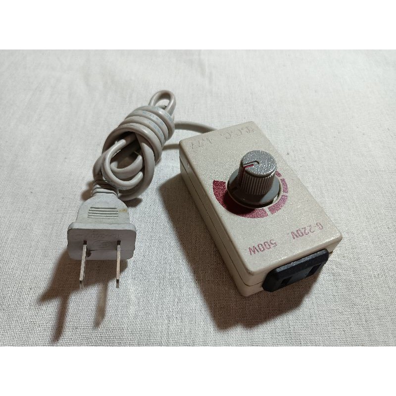 ตัวหรี่ไฟDimmer 220โวลล์ 500W พร้อมสายยาว 70ซม.