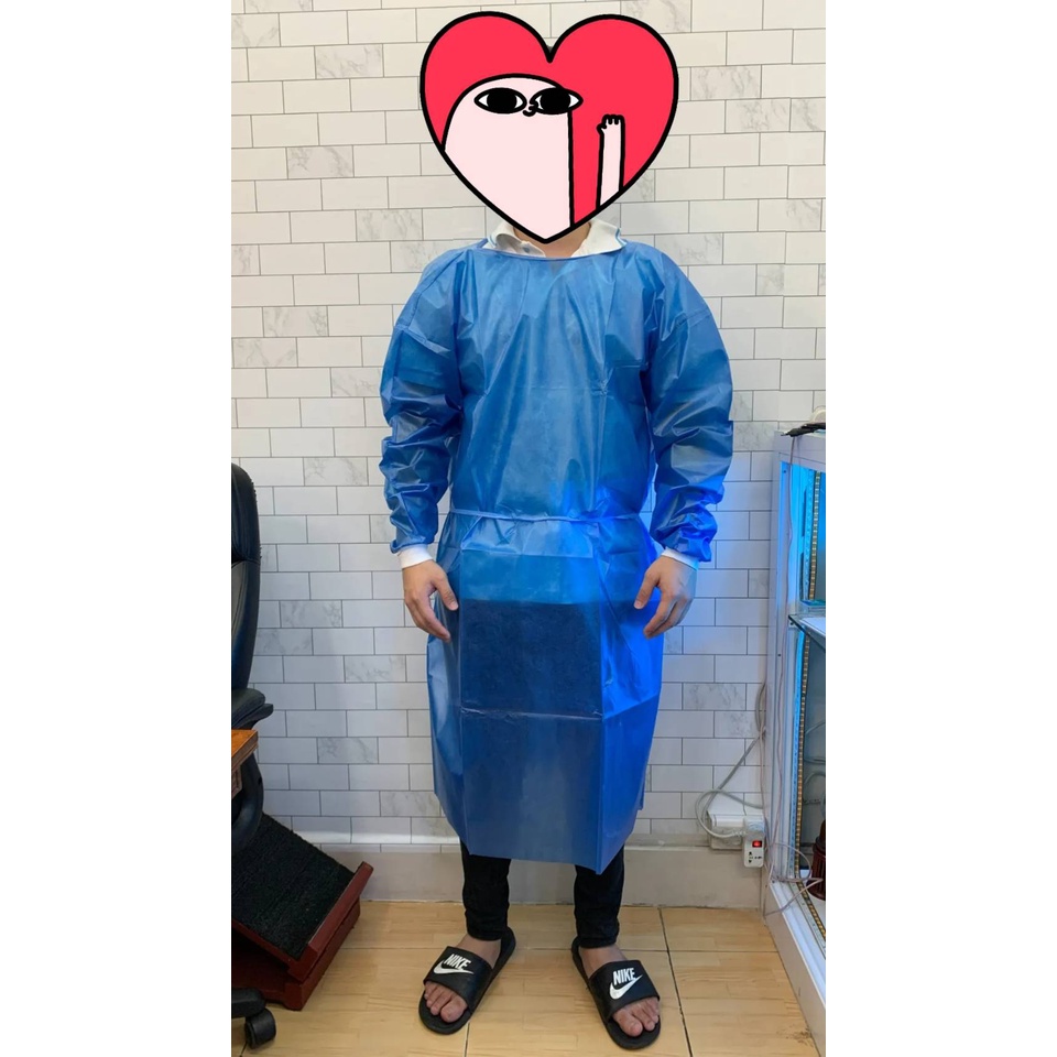 ชุด CPE ISOLATION GOWN เสื้อกาวน์เคลือบกันน้ำ หนา40แกรม แขนจั๊มพ์ยางยืดและแขนรูด ป้องกันสารคัดหลั่ง สีฟ้า