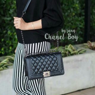 กระเป๋า Chanel  Boy  bag  flap bag caviar Skin 10 นิ้ว