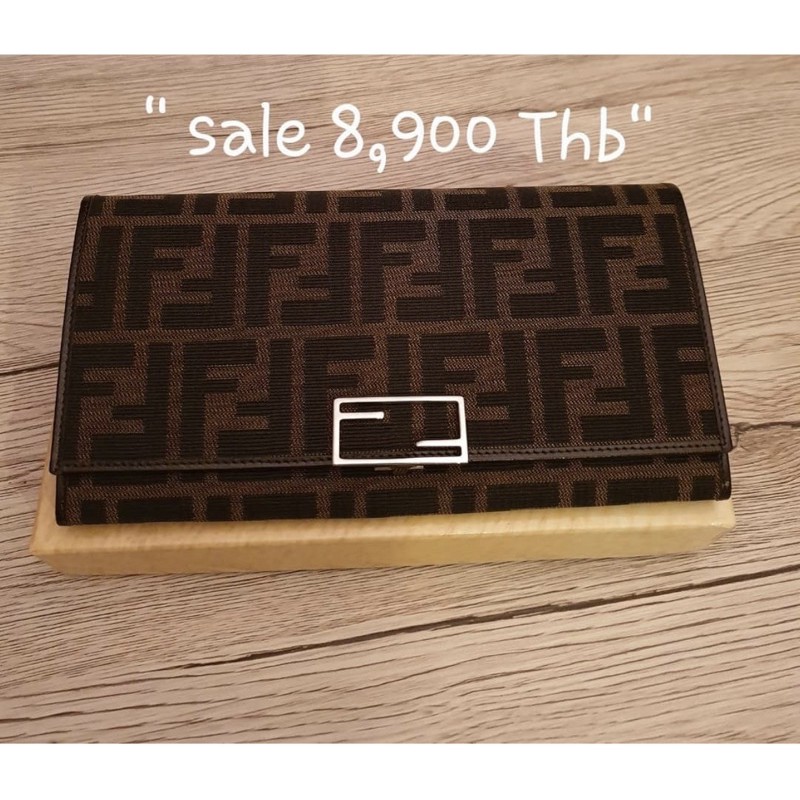 กระเป๋า Fendi wallet
