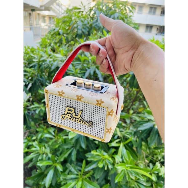 ลำโพงบลูทูธ DIY สนใจโลโก้เพิ่มเติมทักมาทางแชทครับ ระยะเวลาจัดส่ง 2-7วัน อยากได้สีไหนแบบไหนเป็นพิเศษทักเข้ามาได้เลย