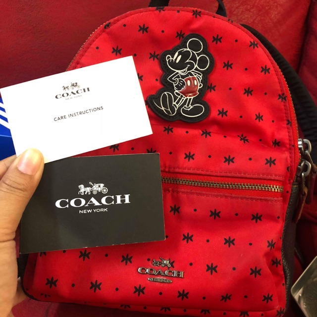 กระเป๋าเป้ coach สีแดงสภาพดีมาก90% #มือสองของแท้ล้านเปอร์เซ็นต์ #Coach #งานดีมาก ใช้งานไม่กี่ครั้งมีมุมทะลอกนิดนึงค่ะ