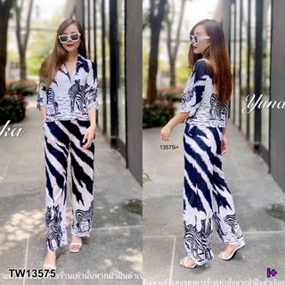 Set 2 ชิ้น เสื้อเชิ้ต ทรงครอป แขนศอก มาพร้อมกางเกงเอวยางยืด มีกระเป่าล้วงข้าง กางเกงมีซับใน เนื้อผ้าสปันพิมส์ลายม้าลาย