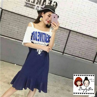  เดรสสายใหญ่ ทรงปล่อย Oversize ด้านบนเป้นผ้ายืดค้อตต้อนสีขาว