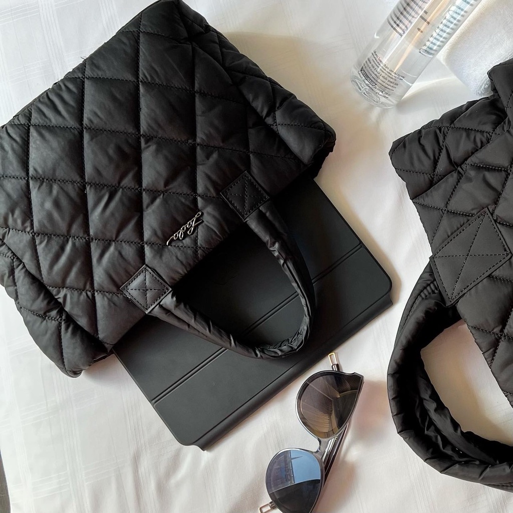 Lada รุ่น Aya 3 สี กระเป๋าผ้า Tote Bag ทรงเหลี่ยม ผ้าสะท้อนน้ำ บุฟองน้ำ เนื้อนุ่มน้ำหนักเบา