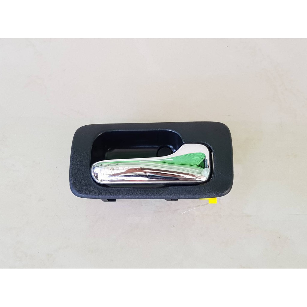 มือเปิดอันใน HONDA ACCORD ปี 1990-1993 สีดำ ข้างRH (ขวา) ราคาอันละ 180 บาท