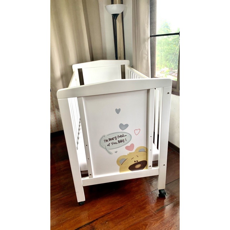 เตียง kitso หมี สีขาว พร้อมเครื่องนอน ฝูกกั้นรอบเตียง ทักแชทก่อนโอนนะคะ เตียงขนาดใหญ่อาจต้องนัดรับค่