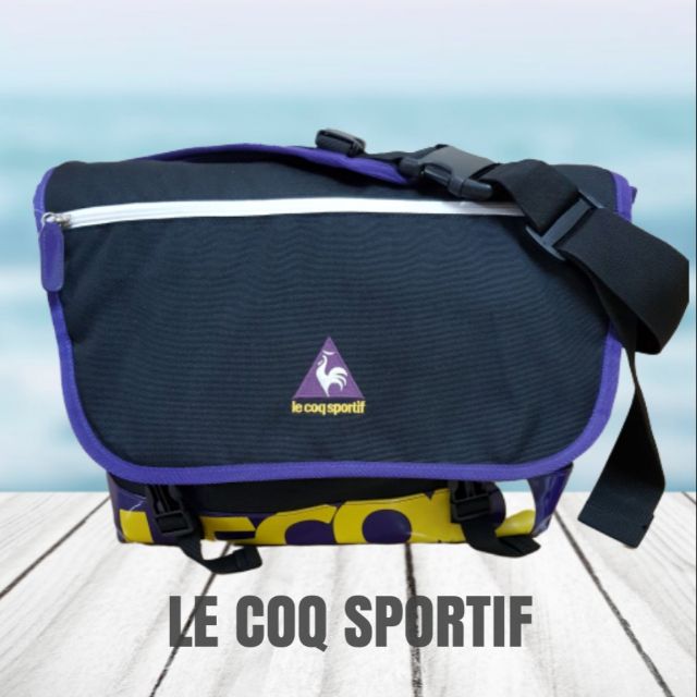 กระเป๋าเป้แบรด์มือสอง Le coq sportif ทรงแมสเซนเจอร์ คาดอก