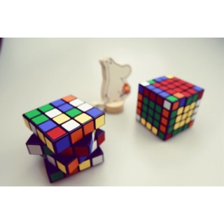 Rubik 4x4  Shenshou ผิวสัมผัสแบบด้าน แกนนุ่มลื่น ของแท้ 100% น้ำหนักกำลังดี หมุนไวไม่สะดุด