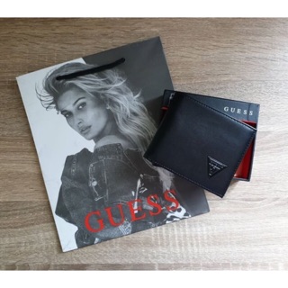 🐥 กระเป๋าเงิน Guess 🐥แบบสั้น พับ 3 ตอน ตัวกระเป๋าหนังเรียบมัน