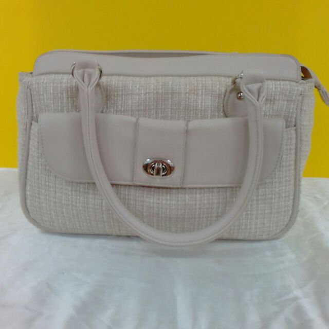 แบรนด์ anysis ญี่ปุ่น สีขาวครีม