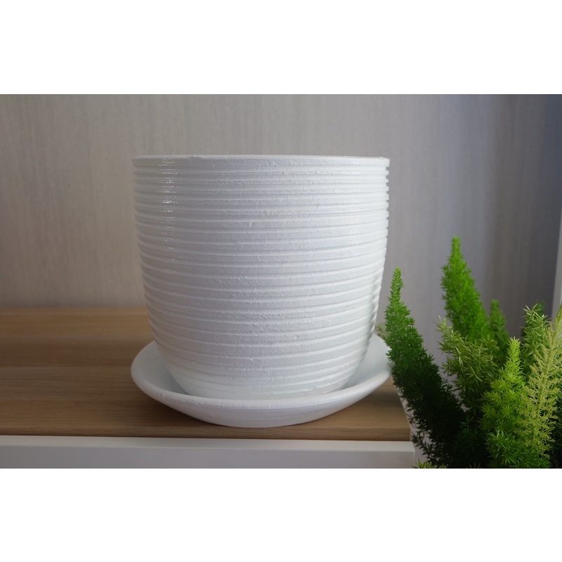 กระถางดินเผา กระถางต้นไม้ พร้อมจานรอง 10 นิ้ว (ลายขวาง) คุณภาพดี