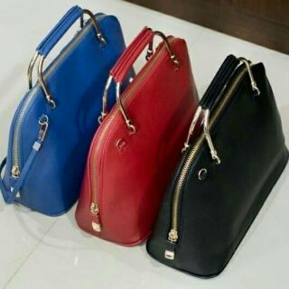 ZARA : Handbag 
พร้อมส่ง สีดำ