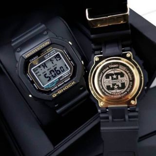 นาฬิกาข้อมือสายหนัง G-SHOCK