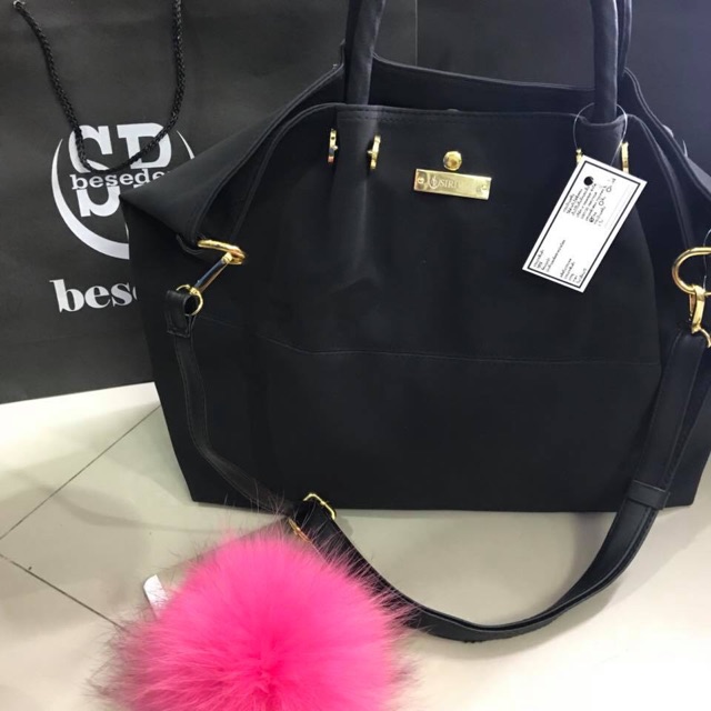 กระเป๋าทรง shopping สีดำ ป้าย SR