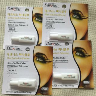 (ขนาดทดลอง)Darkness Mini Eyelash Adhesive ปริมาณ1ml.กาวติดขนตาดาร์คเนส เป็นกาวที่มีชื่อเสียงในประเทศเกาหลี ไม่ระคายเคือง