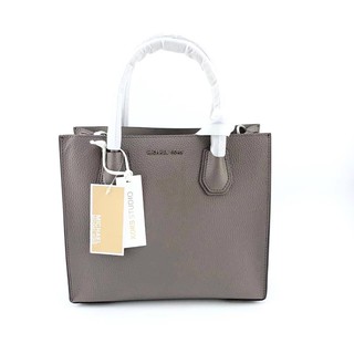 กระเป๋าสะพาย มิลเชล KORS TOTE HANDBAG การันตีความเหมือนที่สุดให้เลยถ่ายสดจากสินค้าจริง100% ขนาด 25x22cm