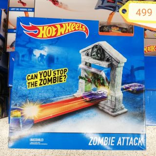 Hotwheels set zombie attack