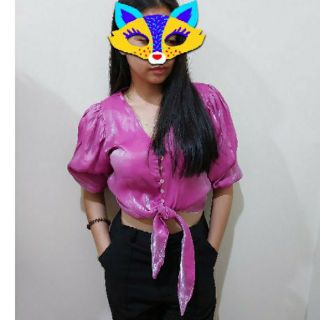 เสื้อครอปผูกสะเอวผ้าวิ๊ง