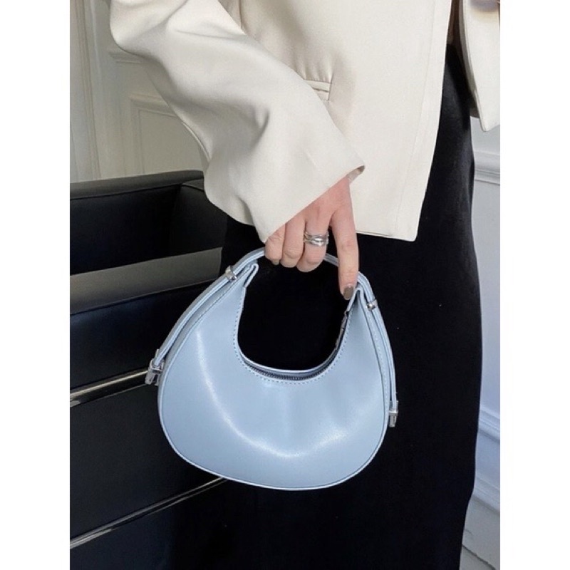 ส่งต่อ ของใหม่ ไม่เคยใช้ คุณภาพดี กระเป๋าทรง osoi half moon hobo bag
