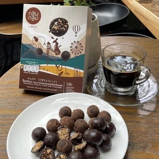 ขนมงากลมกลม ผสมช็อกโกแลต 150 กรัม (ตราไทไทแบรนด์) ช็อกโกมะ ChocGoma チョゴマ Dark Chocolate หวานน้อย ได้ประโยชน์จากงาเต็มๆ