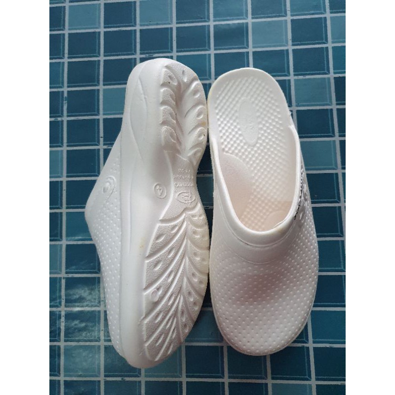 ส่งไวมาก😁รองเท้าหัวโต ไซค์40-45พร้อมส่ง ราคาถูก