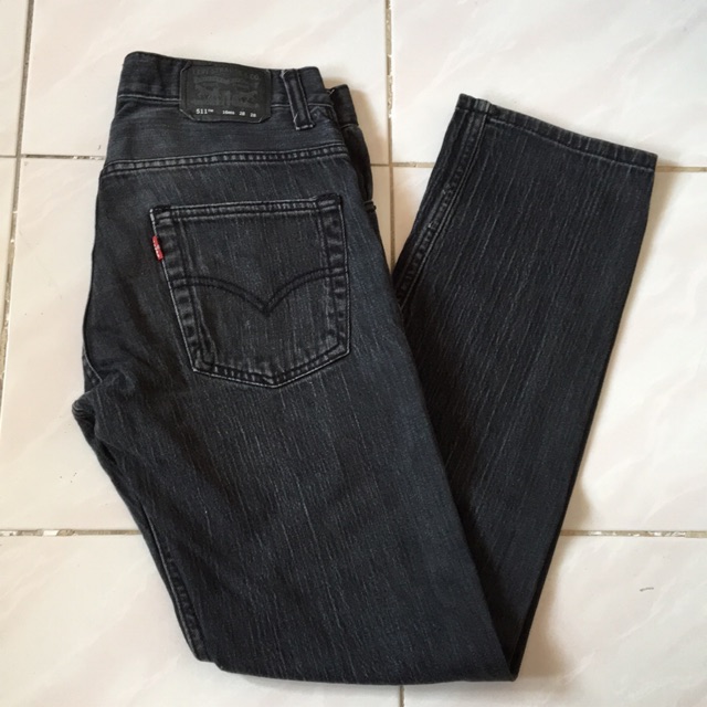 กางเกงยีนส์ Levi’s สีเทาดำ เอว30-31 สพ38-42ยาว37.5” เป้า10”
