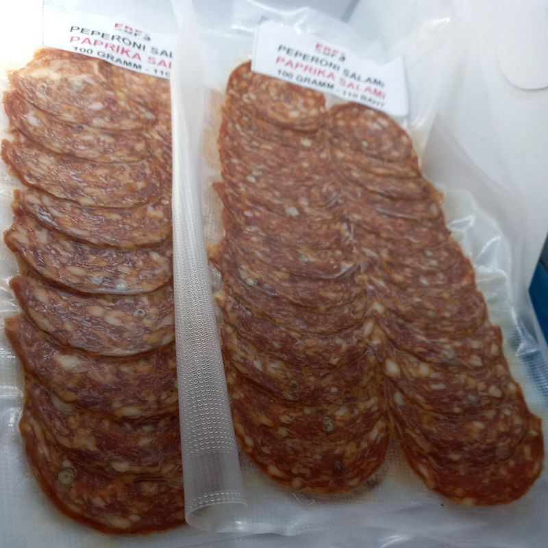 TGM Pepperoni Salami / Paprika Salami 200 gram (2 packs of 100 gr each) เปปเปอร์โรนีซาลามี่, 200 กรัม 2 ถุงๆ ละ 100 กรัม
