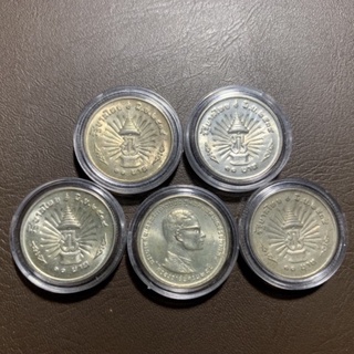 เหรียญ10บาท เนื้อเงินพร้อมตลับตามรูป