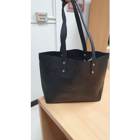 กระเป๋า tote AGATHA Paris