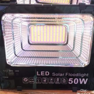 โคมโซล่าเซลล์ ขนาด50วัตต์ floodlight มีไฟโชว์ระดับแบตเตอรี่